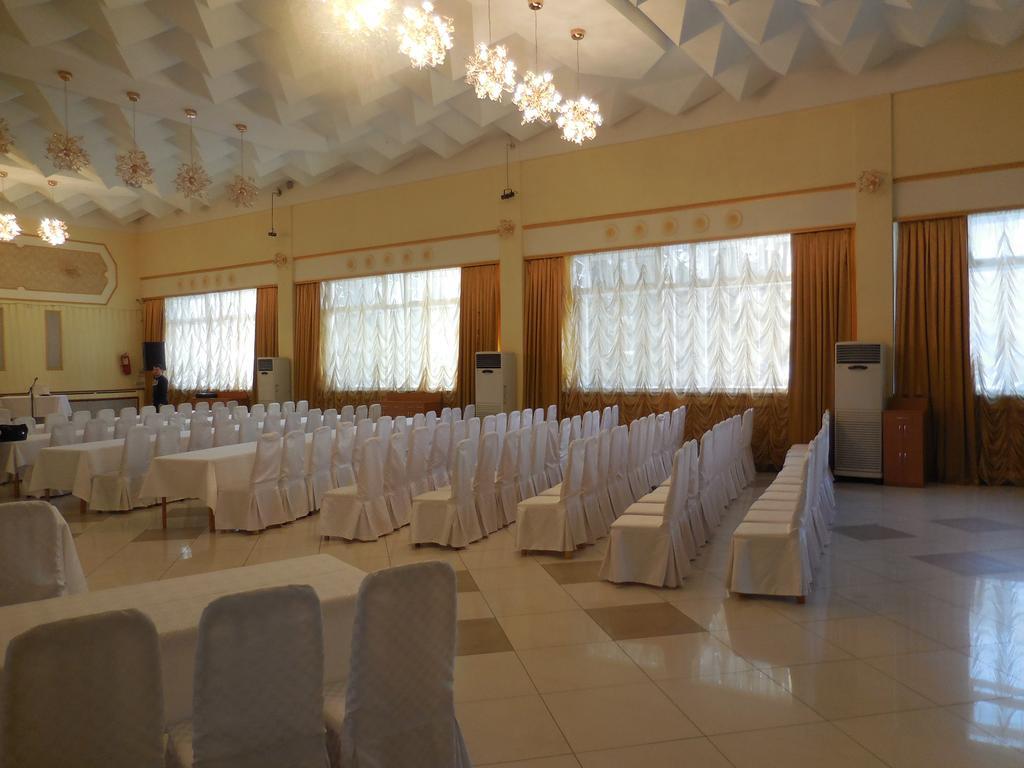 Ust-Kamenogorsk Hotel Exteriör bild